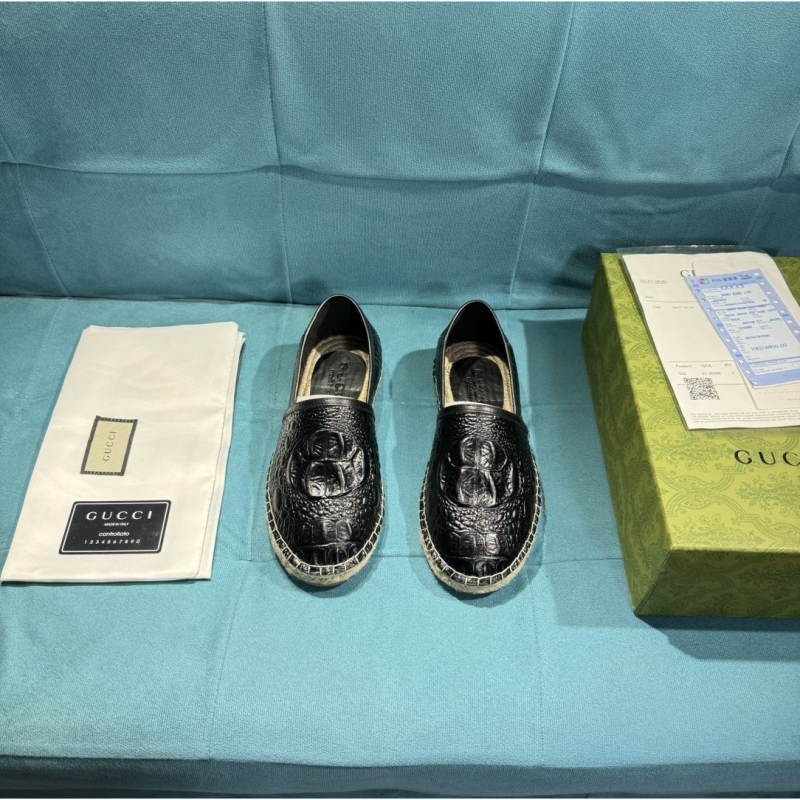 G*u*i casual shoes